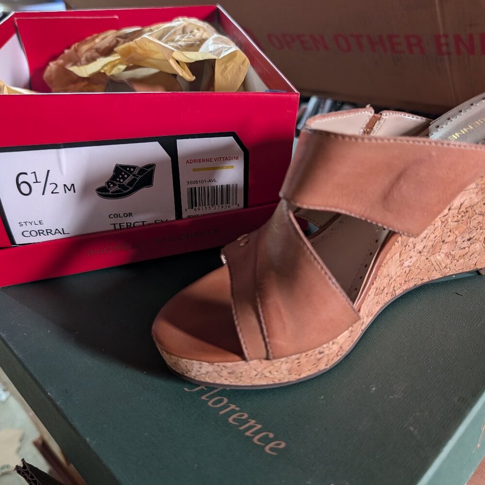 Adriana Vittadini wedge sandals